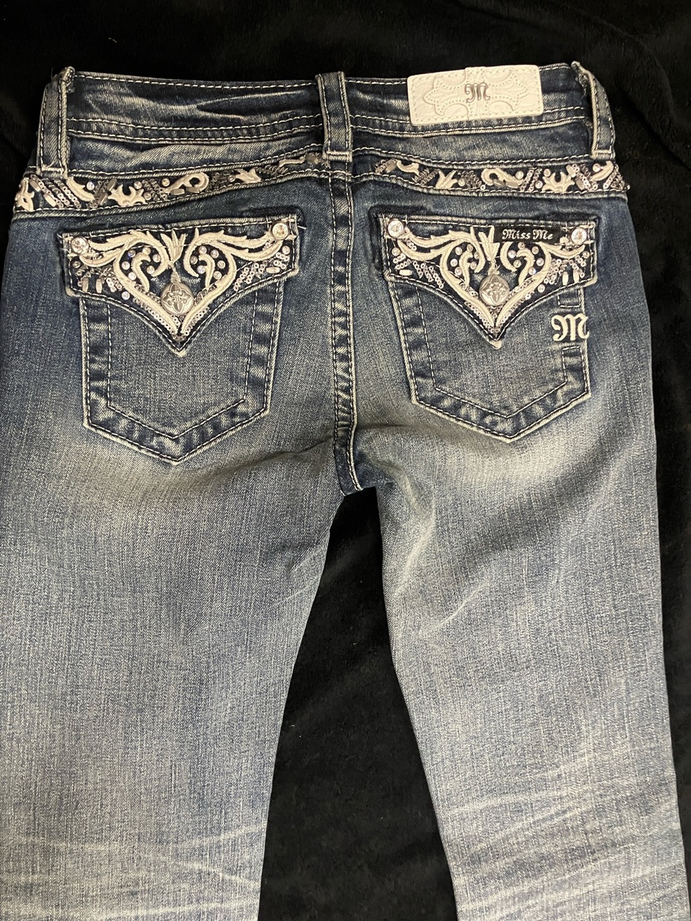 Miss Me bootcut Blue Jeans with white Embroidery and rhinestones